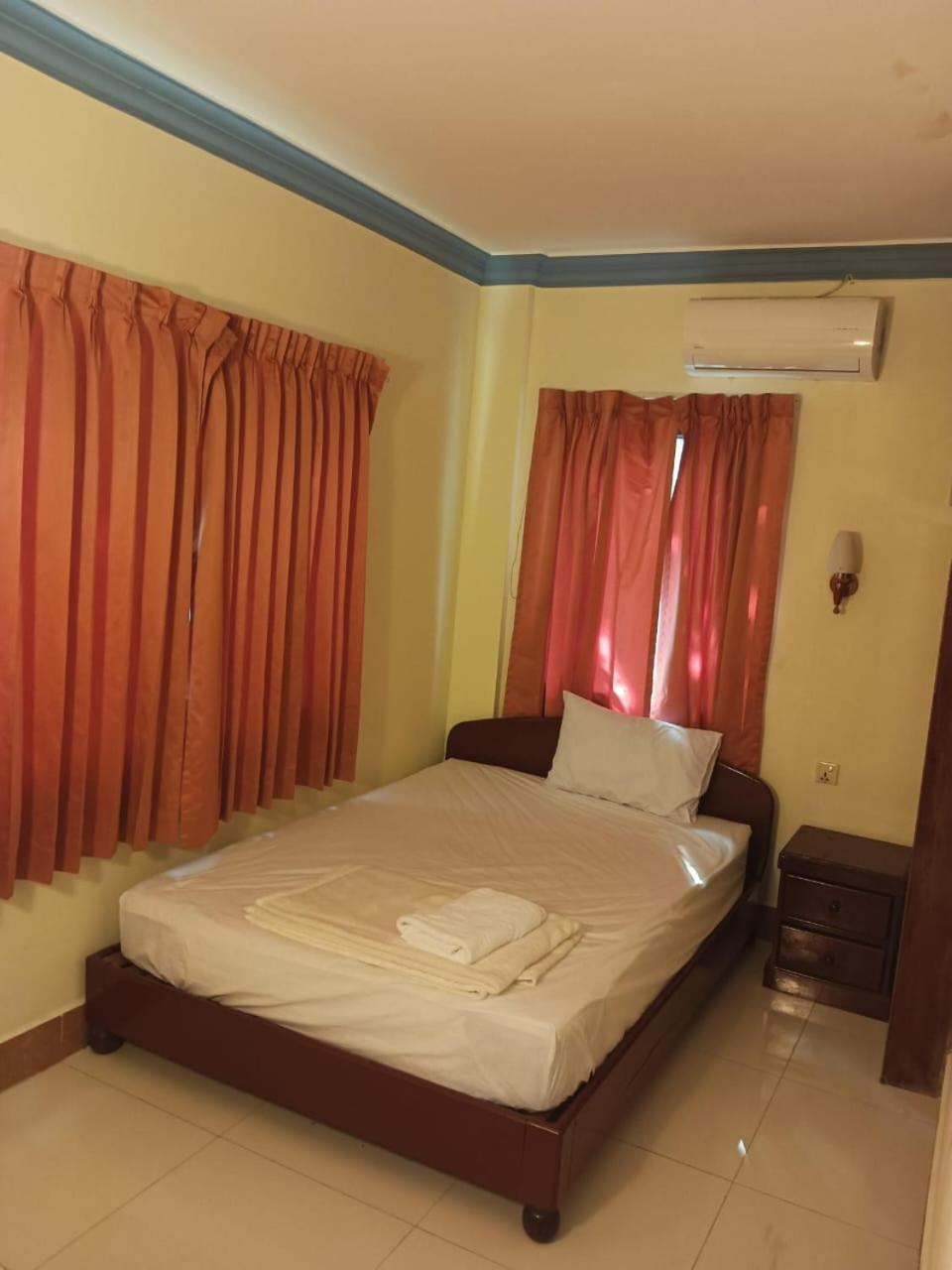 Galaxy Rs Hotel Phnom Penh Exterior foto